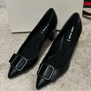Black womens dress shoes worn once